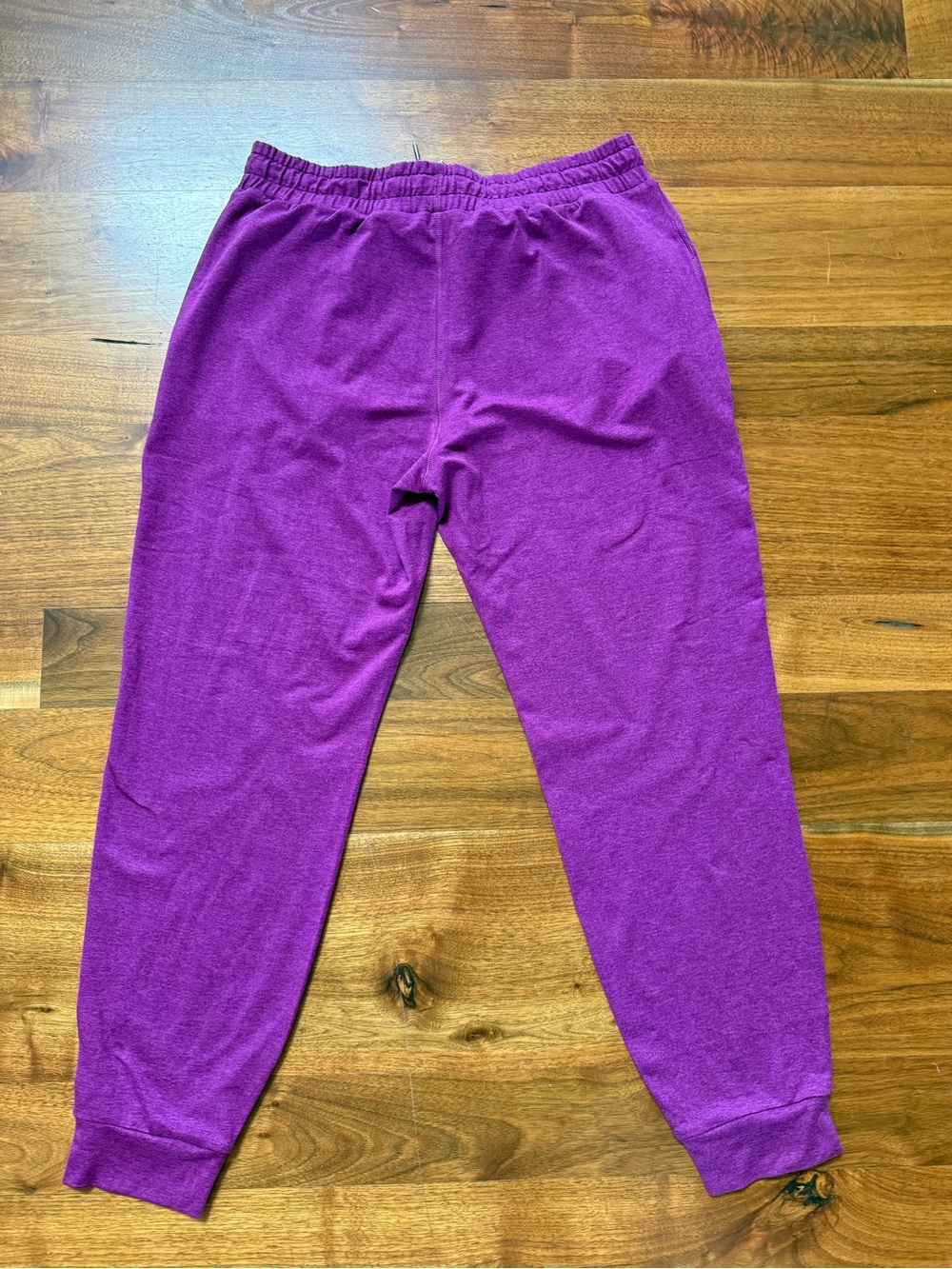 Vuori Performance Jogger in Magenta Heather Size Small - Picture 8 of 8